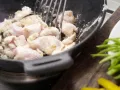 Pfannengerührtes Hähnchenfilet Zubereitung Schritt 10 Pfannengerührtes Hähnchenfilet Zubereitung Schritt 10