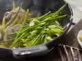 Pfannengerührtes Hähnchenfilet Zubereitung Schritt 11 Pfannengerührtes Hähnchenfilet Zubereitung Schritt 11