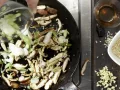 Pilz-Omelett-Röllchen Zubereitung Schritt 4 Pilz-Omelett-Röllchen Zubereitung Schritt 4