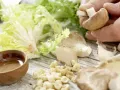 Pilzsalat mit Frisée Zubereitung Schritt 4 Pilzsalat mit Frisée Zubereitung Schritt 4