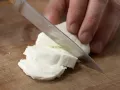 Pizza mit Rosenkohl Zubereitung Schritt 5 Pizza mit Rosenkohl Zubereitung Schritt 5