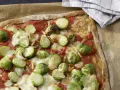 Pizza mit Rosenkohl Zubereitung Schritt 8 Pizza mit Rosenkohl Zubereitung Schritt 8