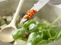 Pizza mit scharfem Auberginen-Ragout Zubereitung Schritt 6 Pizza mit scharfem Auberginen-Ragout Zubereitung Schritt 6