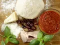 Pizza mit Thunfisch Zubereitung Schritt 1 Pizza mit Thunfisch Zubereitung Schritt 1