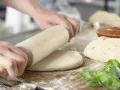 Pizza mit Thunfisch Zubereitung Schritt 4 Pizza mit Thunfisch Zubereitung Schritt 4