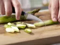 Putenroulade auf Spargelsalat Zubereitung Schritt 2 Putenroulade auf Spargelsalat Zubereitung Schritt 2
