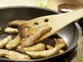 Putenstreifen auf buntem Salat Zubereitung Schritt 10 Putenstreifen auf buntem Salat Zubereitung Schritt 10