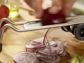Putenstreifen auf buntem Salat Zubereitung Schritt 7 Putenstreifen auf buntem Salat Zubereitung Schritt 7
