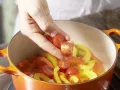 Quarkklöße auf Paprikagemüse Zubereitung Schritt 7 Quarkklöße auf Paprikagemüse Zubereitung Schritt 7
