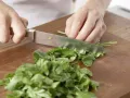 Radieschen-Kartoffel-Suppe Zubereitung Schritt 1 Radieschen-Kartoffel-Suppe Zubereitung Schritt 1