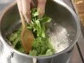 Radieschen-Kartoffel-Suppe Zubereitung Schritt 4 Radieschen-Kartoffel-Suppe Zubereitung Schritt 4