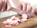 Radieschen-Sprossen-Salat Zubereitung Schritt 1 Radieschen-Sprossen-Salat Zubereitung Schritt 1