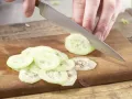 Radieschen-Sprossen-Salat Zubereitung Schritt 3 Radieschen-Sprossen-Salat Zubereitung Schritt 3