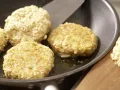 Reis-Apfel-Puffer "Ufo-Taler" Zubereitung Schritt 7 Reis-Apfel-Puffer "Ufo-Taler" Zubereitung Schritt 7