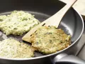 Reis-Zucchini-Puffer Zubereitung Schritt 5 Reis-Zucchini-Puffer Zubereitung Schritt 5