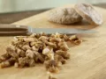 Rhabarber-Streusel-Auflauf Zubereitung Schritt 2 Rhabarber-Streusel-Auflauf Zubereitung Schritt 2