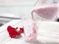 Rosenblüten-Milchmix Zubereitung Schritt 2 Rosenblüten-Milchmix Zubereitung Schritt 2