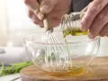 Rucolasalat mit Oliven-Crostini Zubereitung Schritt 4 Rucolasalat mit Oliven-Crostini Zubereitung Schritt 4