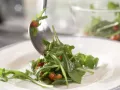 Rucolasalat mit Oliven-Crostini Zubereitung Schritt 6 Rucolasalat mit Oliven-Crostini Zubereitung Schritt 6