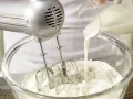 Rührteig mit Öl und Apfelmus Zubereitung Schritt 4 Rührteig mit Öl und Apfelmus Zubereitung Schritt 4