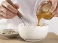 Sanddorn-Quark-Müsli Zubereitung Schritt 2 Sanddorn-Quark-Müsli Zubereitung Schritt 2