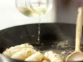Schwarze Tintenfisch-Pasta Zubereitung Schritt 8 Schwarze Tintenfisch-Pasta Zubereitung Schritt 8