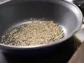 Seidentofu mit Bonito-Flocken Zubereitung Schritt 2 Seidentofu mit Bonito-Flocken Zubereitung Schritt 2