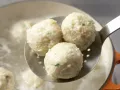 Semmelknödel mit Rahmpilzen – smarter Zubereitung Schritt 6 Semmelknödel mit Rahmpilzen – smarter Zubereitung Schritt 6