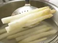 Spargel-Frisée-Salat Zubereitung Schritt 9 Spargel-Frisée-Salat Zubereitung Schritt 9