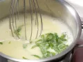 Spargel mit leichter Parmesan-Basilikum-Hollandaise Zubereitung Schritt 5 Spargel mit leichter Parmesan-Basilikum-Hollandaise Zubereitung Schritt 5