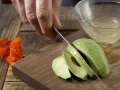Spinatsalat mit Avocado Zubereitung Schritt 3 Spinatsalat mit Avocado Zubereitung Schritt 3