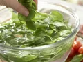 Spinatsalat mit Zander Zubereitung Schritt 5 Spinatsalat mit Zander Zubereitung Schritt 5