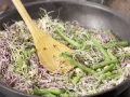 Sprossenpfanne mit Heilbutt Zubereitung Schritt 6 Sprossenpfanne mit Heilbutt Zubereitung Schritt 6