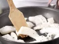 Sprossenpfanne mit Heilbutt Zubereitung Schritt 8 Sprossenpfanne mit Heilbutt Zubereitung Schritt 8