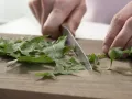 Süßkartoffelpuffer auf Löwenzahn Zubereitung Schritt 1 Süßkartoffelpuffer auf Löwenzahn Zubereitung Schritt 1