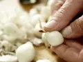 Süßsaure Perlzwiebeln Zubereitung Schritt 1 Süßsaure Perlzwiebeln Zubereitung Schritt 1