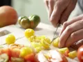 Tomaten-Mango-Salat Zubereitung Schritt 2 Tomaten-Mango-Salat Zubereitung Schritt 2
