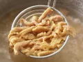Tomaten-Spätzle mit Schafskäse Zubereitung Schritt 6 Tomaten-Spätzle mit Schafskäse Zubereitung Schritt 6