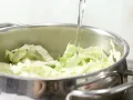 Wirsing-Auflauf mit Schupfnudeln Zubereitung Schritt 2 Wirsing-Auflauf mit Schupfnudeln Zubereitung Schritt 2