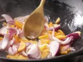 Wok-Gemüse mit Ananas Zubereitung Schritt 5 Wok-Gemüse mit Ananas Zubereitung Schritt 5