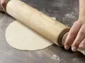 Wrap mit Putenbrust und Erdnussbutter Zubereitung Schritt 4 Wrap mit Putenbrust und Erdnussbutter Zubereitung Schritt 4