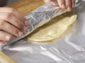 Wrap mit Putenbrust und Erdnussbutter Zubereitung Schritt 5 Wrap mit Putenbrust und Erdnussbutter Zubereitung Schritt 5