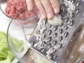 Würzige Zwiebel-Frikadellen Zubereitung Schritt 5 Würzige Zwiebel-Frikadellen Zubereitung Schritt 5
