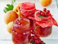 Aprikosenkonfitüre mit Johannisbeeren Rezept