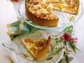 Aprikosenkuchen mit frischen Aprikosen und Mandeln Rezept