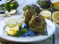 Artischocken mit würzigem Dip Rezept