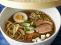 Asiatische Nudelsuppe mit Entenbrust und Ei Rezept