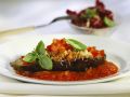 Aubergine mit Hack-Tomaten-Füllung Rezept