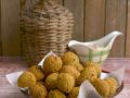 Ausgebackene Linsenbällchen mit Erdnusssoße Rezept