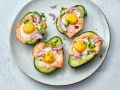 Avocado mit Lachs und Eiern Rezept